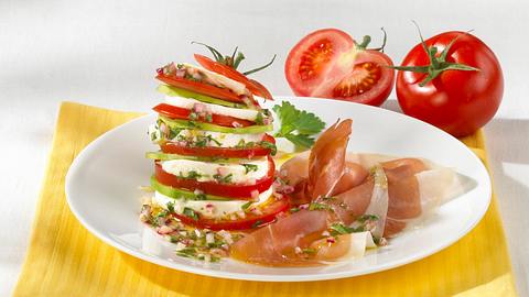 Tomaten-Mozzarella-Turm Rezept - Foto: House of Food / Bauer Food Experts KG