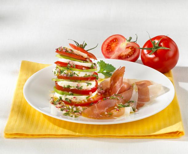 Tomaten-Mozzarella-Turm Rezept Tomaten-Mozzarella-Turm Rezept