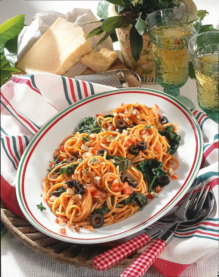 Tomaten-Nudeln mit Spinat Rezept