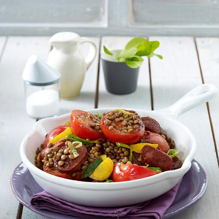 Tomaten-Pfanne mit Sucuk-Wurst, Linsen, Möhren und Porree Rezept
