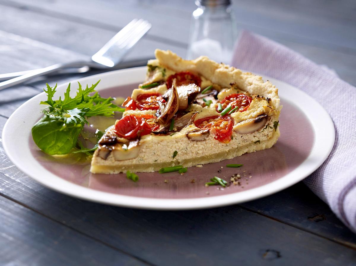 Tomaten-Pilz-Quiche mit Tofuguss Rezept