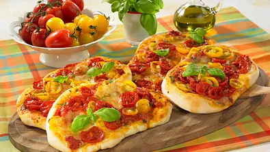 Tomaten-Pizzazungen Rezept - Foto: LECKER @ Bauer Media Group