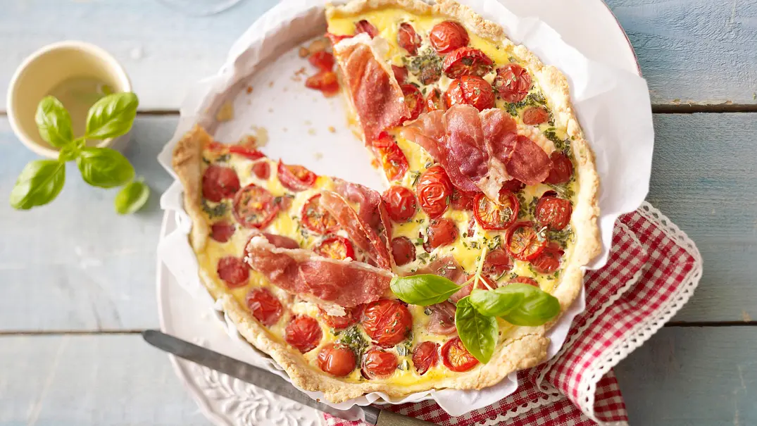 Tomaten-Quiche mit Parmaschinken Rezept - Foto: LECKER @ Bauer Media Group Tomaten-Quiche mit Parmaschinken Rezept - Foto: LECKER @ Bauer Media Group