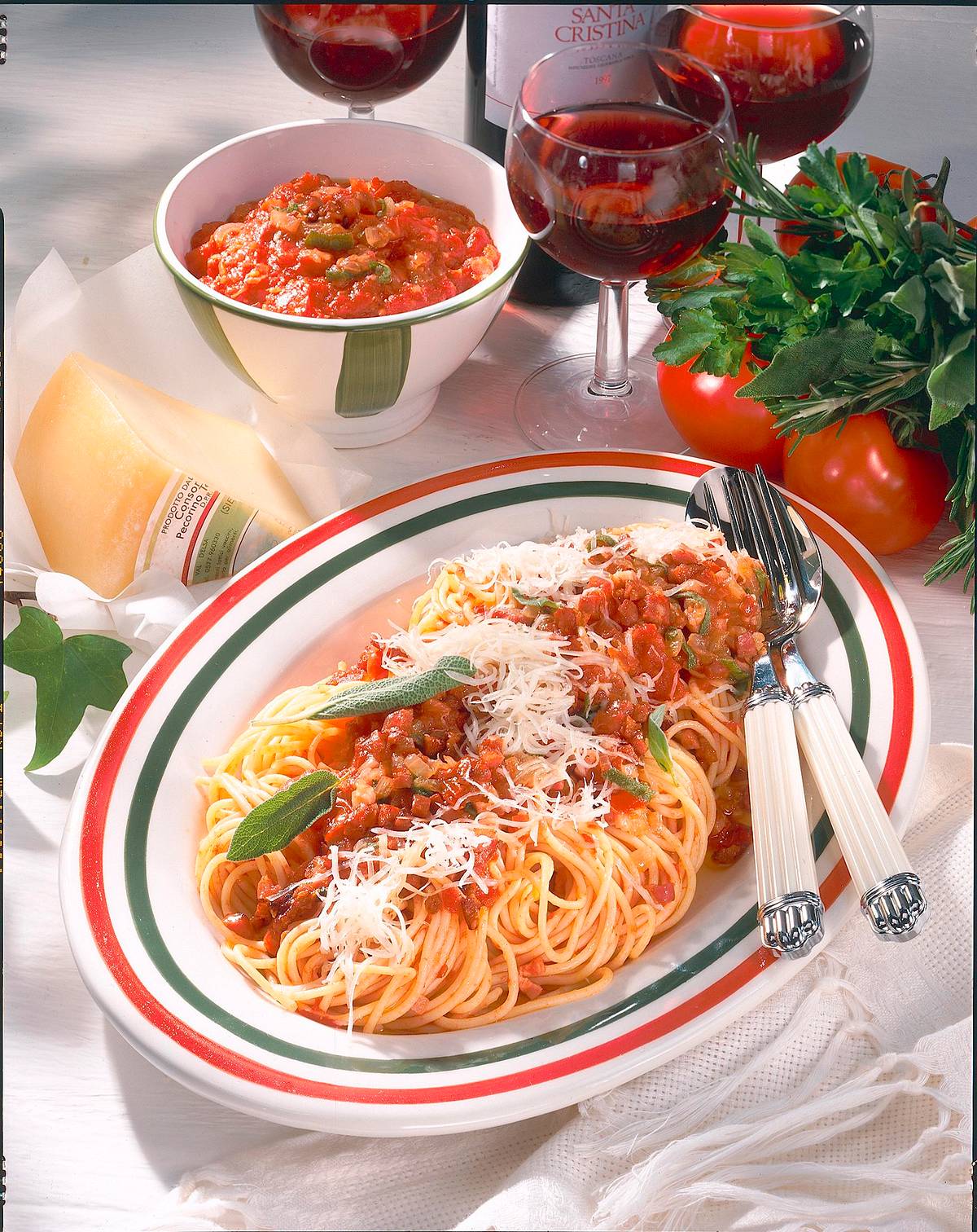 Tomaten-Spaghetti mit Speck & Salbei Rezept