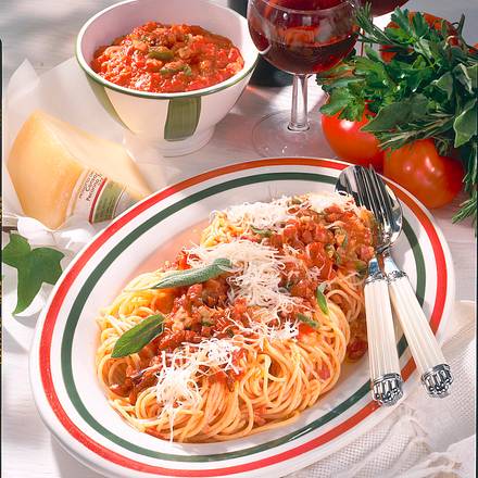 Tomaten-Spaghetti mit Speck & Salbei Rezept