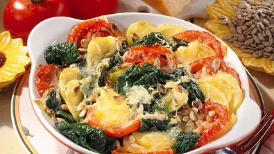 Tomaten-Spinat-Gratin Rezept - Foto: LECKER @ Bauer Media Group