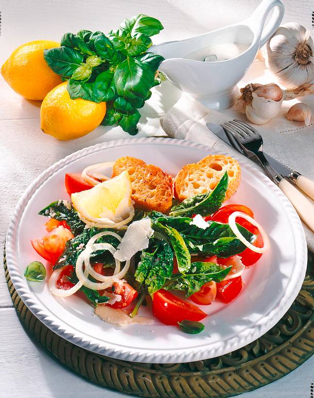 Tomaten-Spinat-Salat Rezept | LECKER