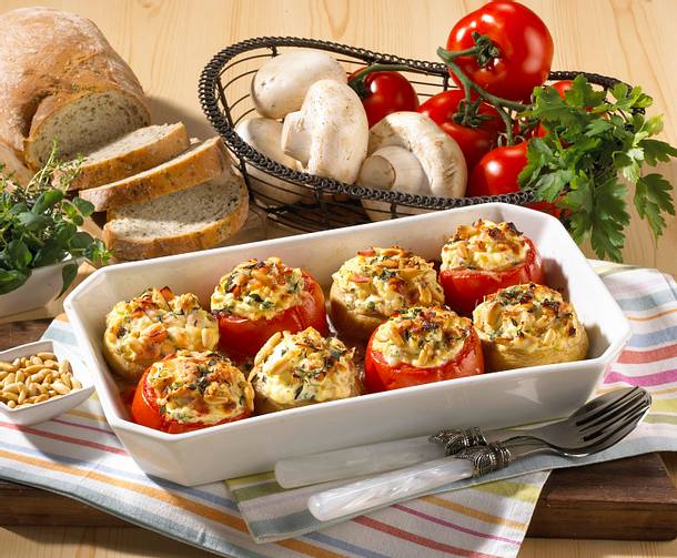 Tomaten und Pilze mit Käsefüllung Rezept Tomaten und Pilze mit Käsefüllung Rezept