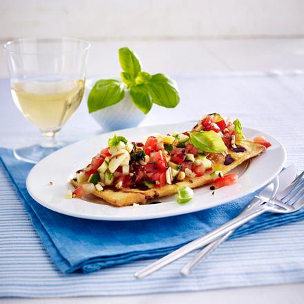 Tomatensalat auf Knusperbrot Rezept Tomatensalat auf Knusperbrot Rezept