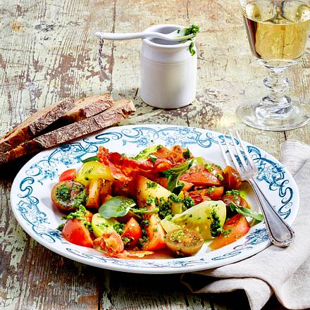 Tomatensalat mit Brunnenkresse und Speck Rezept Tomatensalat mit Brunnenkresse und Speck Rezept