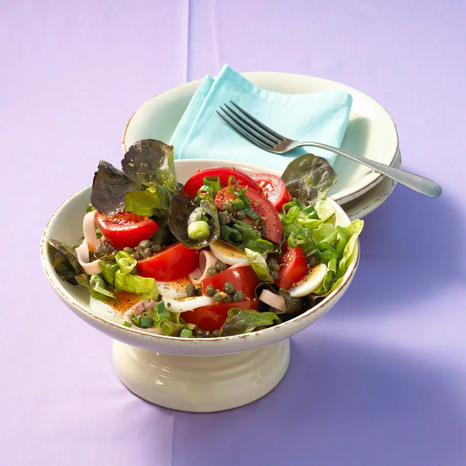 Tomatensalat mit Eiern Rezept
