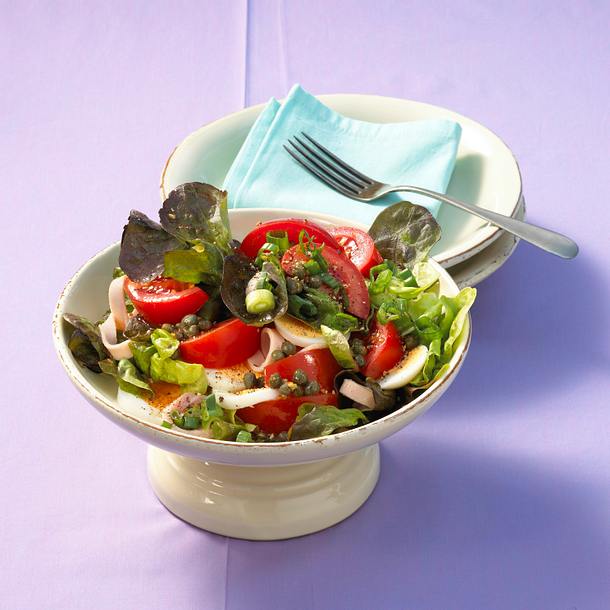 Tomatensalat mit Eiern Rezept Tomatensalat mit Eiern Rezept
