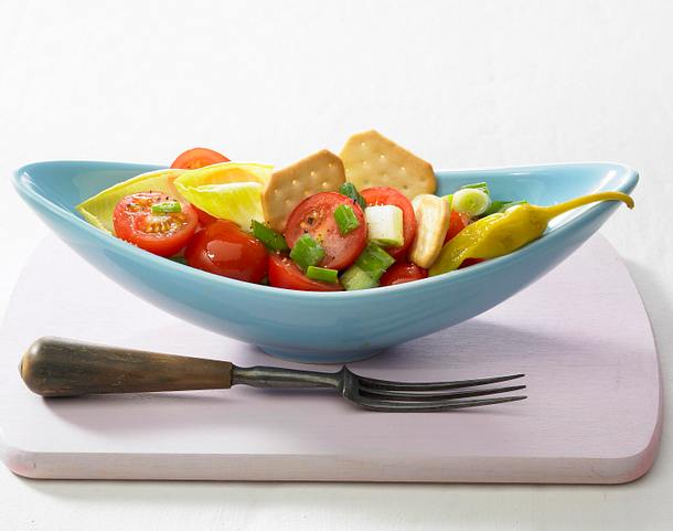 Tomatensalat mit Kräcker Rezept Tomatensalat mit Kräcker Rezept