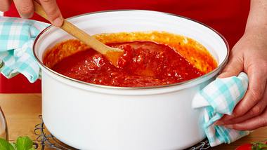 Tomatensauce selber machen Rezept - Foto: House of Food / Bauer Food Experts KG