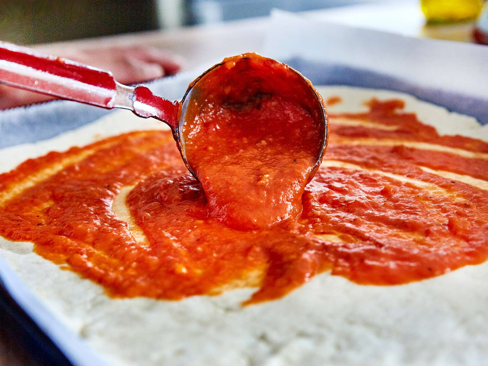 Tomatensoße für Pizza Rezept | LECKER