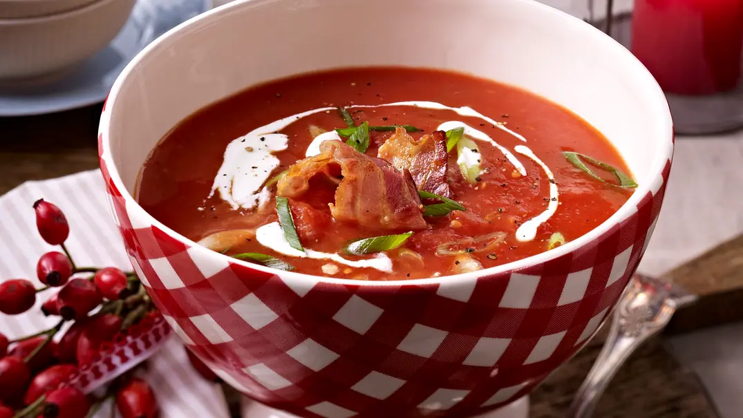 Tomatensuppe Rezept - Foto: LECKER @ Bauer Media Group Tomatensuppe Rezept - Foto: LECKER @ Bauer Media Group