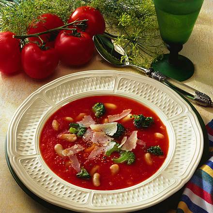 Tomatensuppe mit Bohnen und Broccoli Rezept Tomatensuppe mit Bohnen und Broccoli Rezept