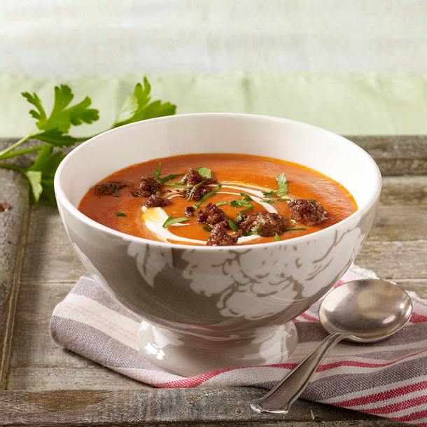 Tomatensuppe mit geröstetem Mett Rezept Tomatensuppe mit geröstetem Mett Rezept