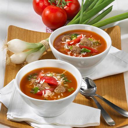 Tomatensuppe mit Hackbällchen Rezept Tomatensuppe mit Hackbällchen Rezept