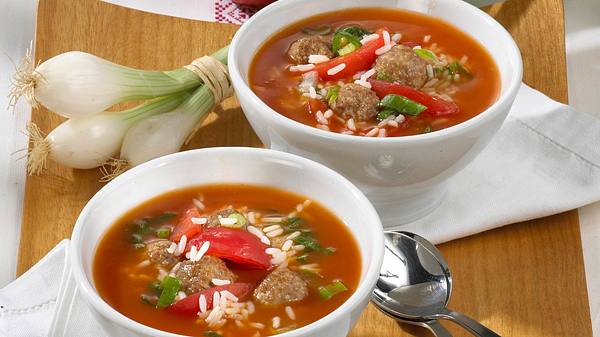 Tomatensuppe mit Reis und Hackbällchen Rezept - Foto: House of Food / Bauer Food Experts KG