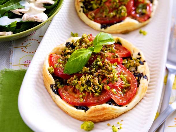 Tomatentörtchen mit Tapenade