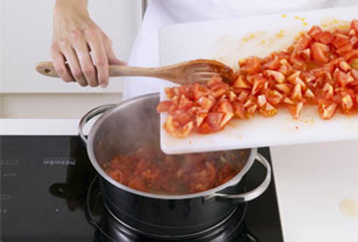 Curry-Ketchup selber machen - tomatenwuerfel_zufuegen