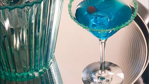 Tonic-Cocktail mit Blue Curacao Rezept - Foto: Kahlbrandt