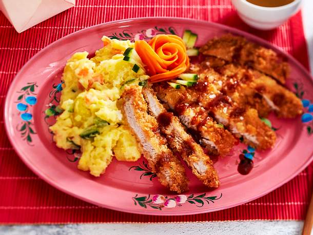 Tonkatsu mit Kartoffelsalat „Big in Japan“ Rezept Tonkatsu mit Kartoffelsalat „Big in Japan“ Rezept