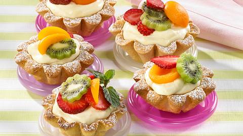Torteletts mit Zitronencreme und Früchten Rezept - Foto: Maass