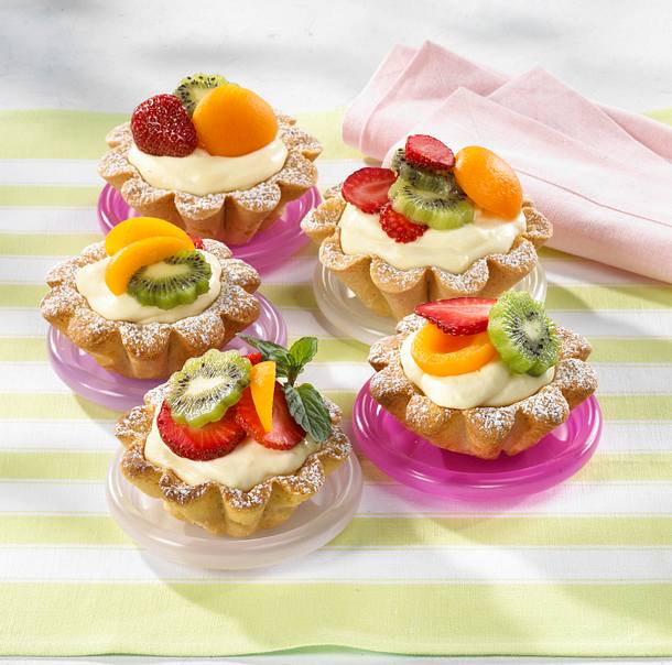 Torteletts mit Zitronencreme und Früchten Rezept Torteletts mit Zitronencreme und Früchten Rezept