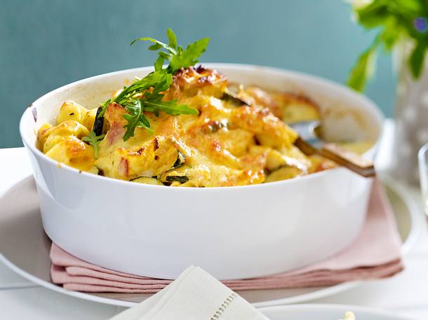 Tortellini-Auflauf alla panna (mit Schinken-Sahnesoße) Rezept Tortellini-Auflauf alla panna (mit Schinken-Sahnesoße) Rezept