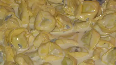 Tortellini Auflauf mit Gorgonzola Rezept - Foto: LECKER @ Bauer Media Group