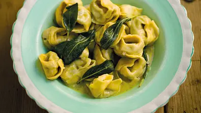 Tortellini Emiliani Rezept - Foto: LECKER @ Bauer Media Group