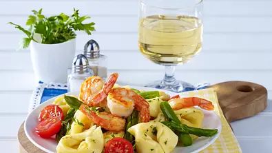 Tortellini mit Garnelen in Zitronenbutter Rezept - Foto: Stellmach, Peter