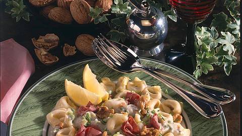 Tortellini mit Sahne-Walnusssoße Rezept - Foto: House of Food / Bauer Food Experts KG