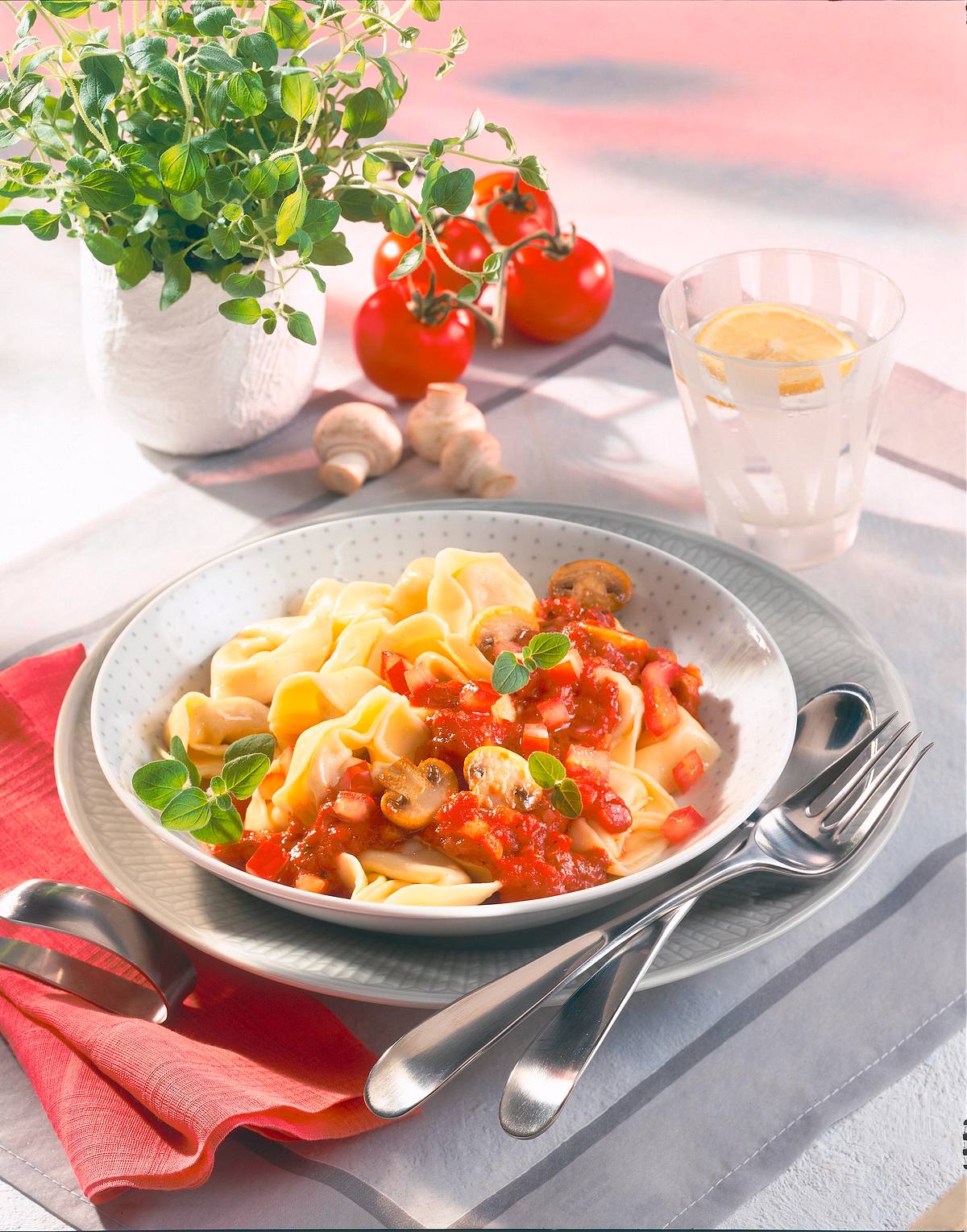 Tortellini mit Tomaten-Pilzsoße (Diabetiker) Rezept