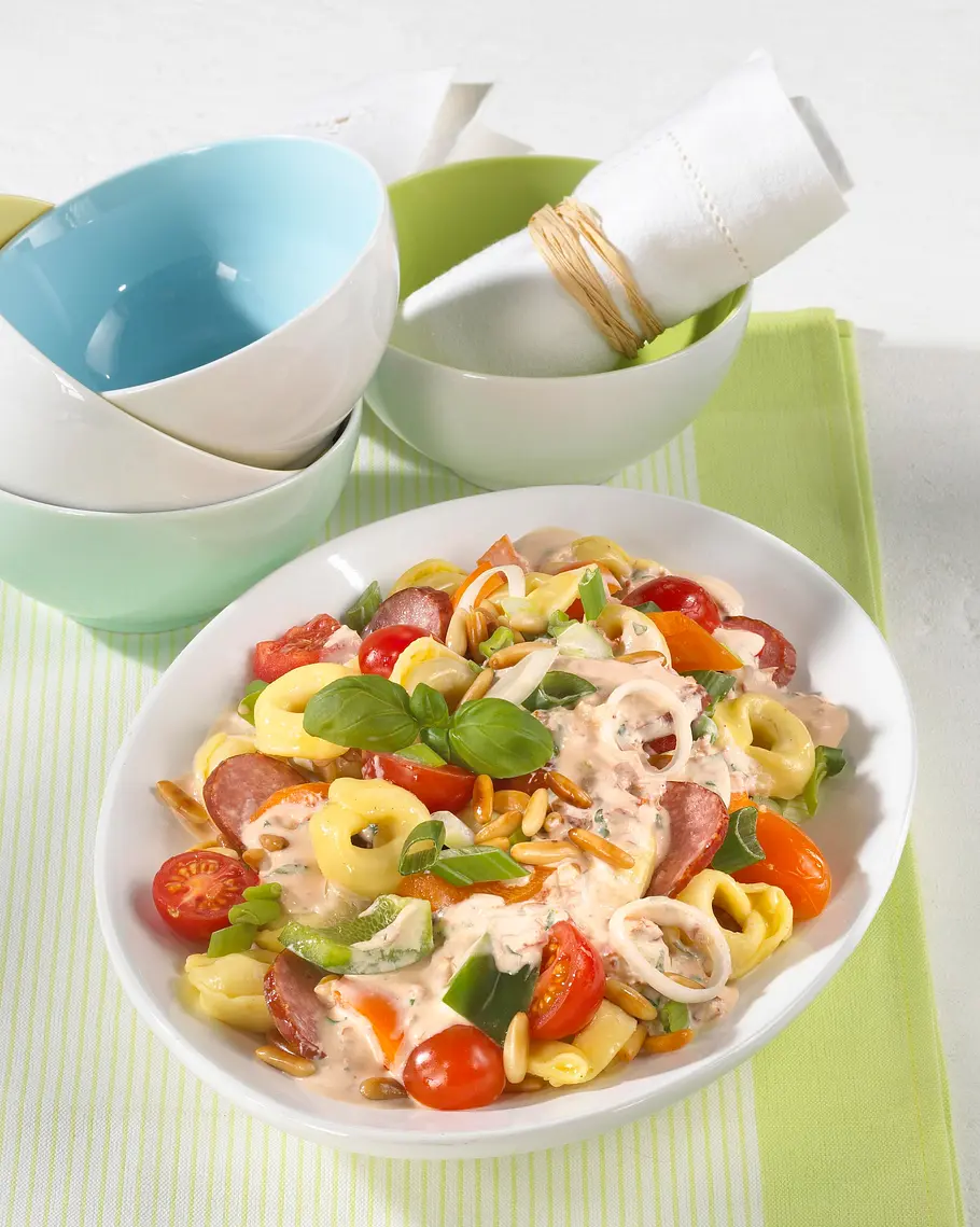 Tortellini-Salat mit Cabanossi Rezept Tortellini-Salat mit Cabanossi Rezept