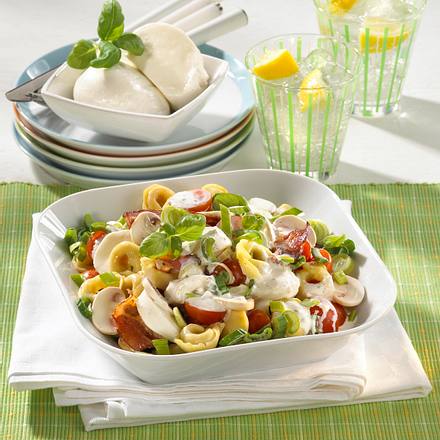 Tortellini-Salat mit Mozzarella & Pilzen Rezept