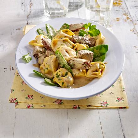 Tortelloni mit Rindfleischstreifen Rezept Tortelloni mit Rindfleischstreifen Rezept