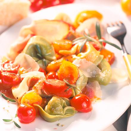 Tortelloni mit Tomatensoße Rezept Tortelloni mit Tomatensoße Rezept