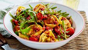 Tortelloni-Salat Rezept - Foto: House of Food / Bauer Food Experts KG