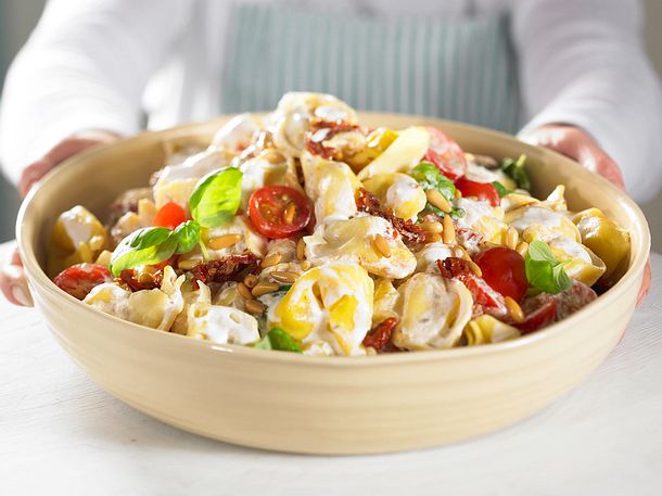 Tortellonisalat mit Ricottacreme Rezept Tortellonisalat mit Ricottacreme Rezept
