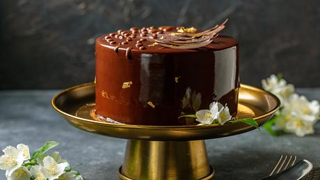 Torten Glasur - die schönsten Ideen für leckere Torten - Foto: iStock/ SMarina