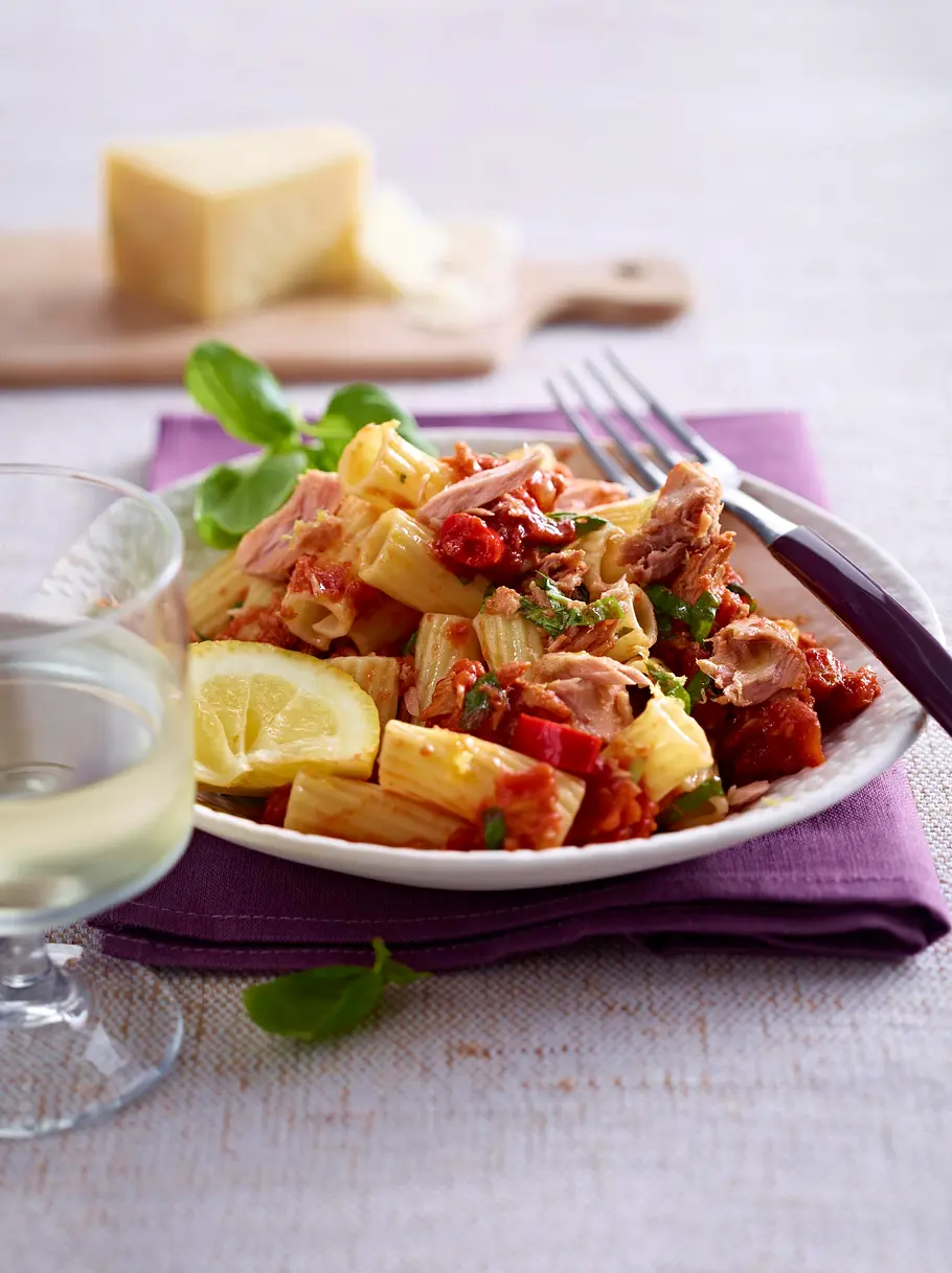Tortiglioni mit Thunfischsoße Rezept Tortiglioni mit Thunfischsoße Rezept