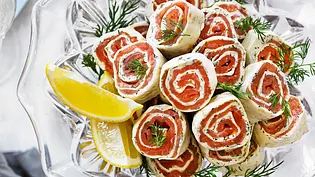 Tortilla-Lachs-Röllchen Rezept - Foto: LECKER @ Bauer Media Group Tortilla-Lachs-Röllchen Rezept - Foto: LECKER @ Bauer Media Group