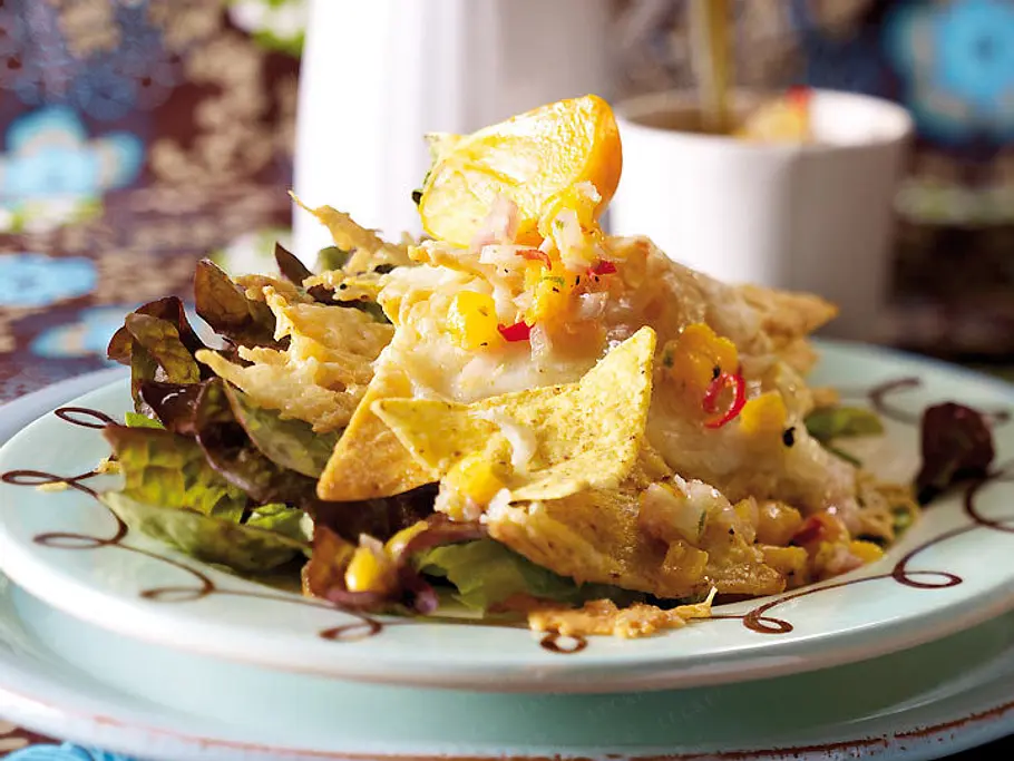 Tortillasalat mit Kaki-Chili-Salsa Rezept Tortillasalat mit Kaki-Chili-Salsa Rezept