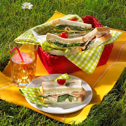 Tramezzini mit Käse und Mortadella Rezept Tramezzini mit Käse und Mortadella Rezept