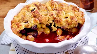 Trauben-Crumble Rezept - Foto: LECKER @ Bauer Media Group Trauben-Crumble Rezept - Foto: LECKER @ Bauer Media Group