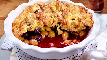 Trauben-Crumble Rezept - Foto: LECKER @ Bauer Media Group Trauben-Crumble Rezept - Foto: LECKER @ Bauer Media Group