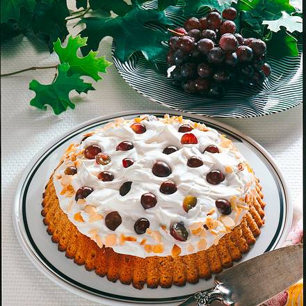 Trauben-Sahne-Torte aus Vollkornteig Rezept